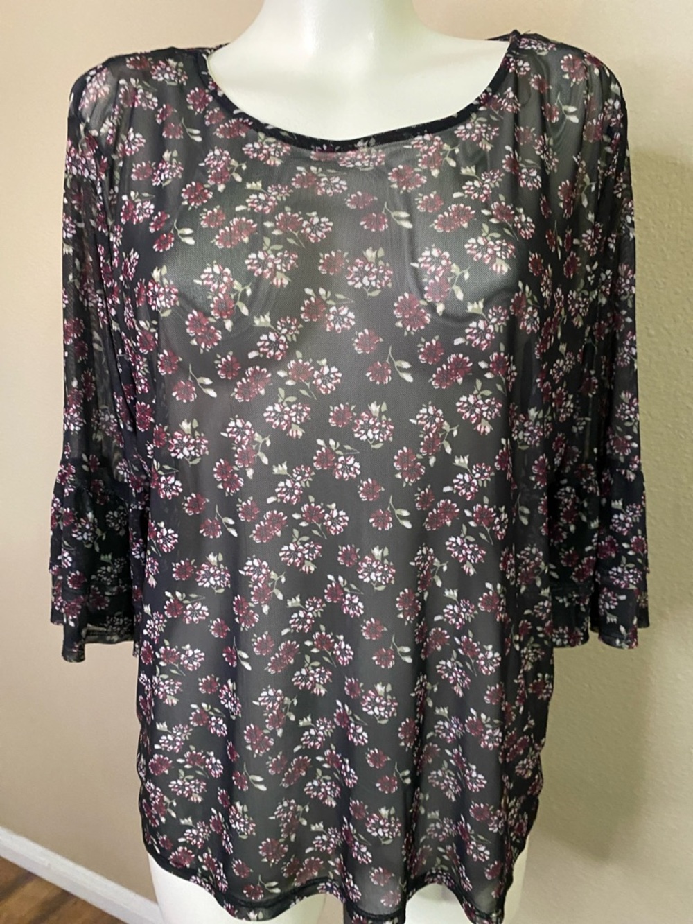 No Boundaries Black purple Floral sheer Mesh Blouse xL 💕💕